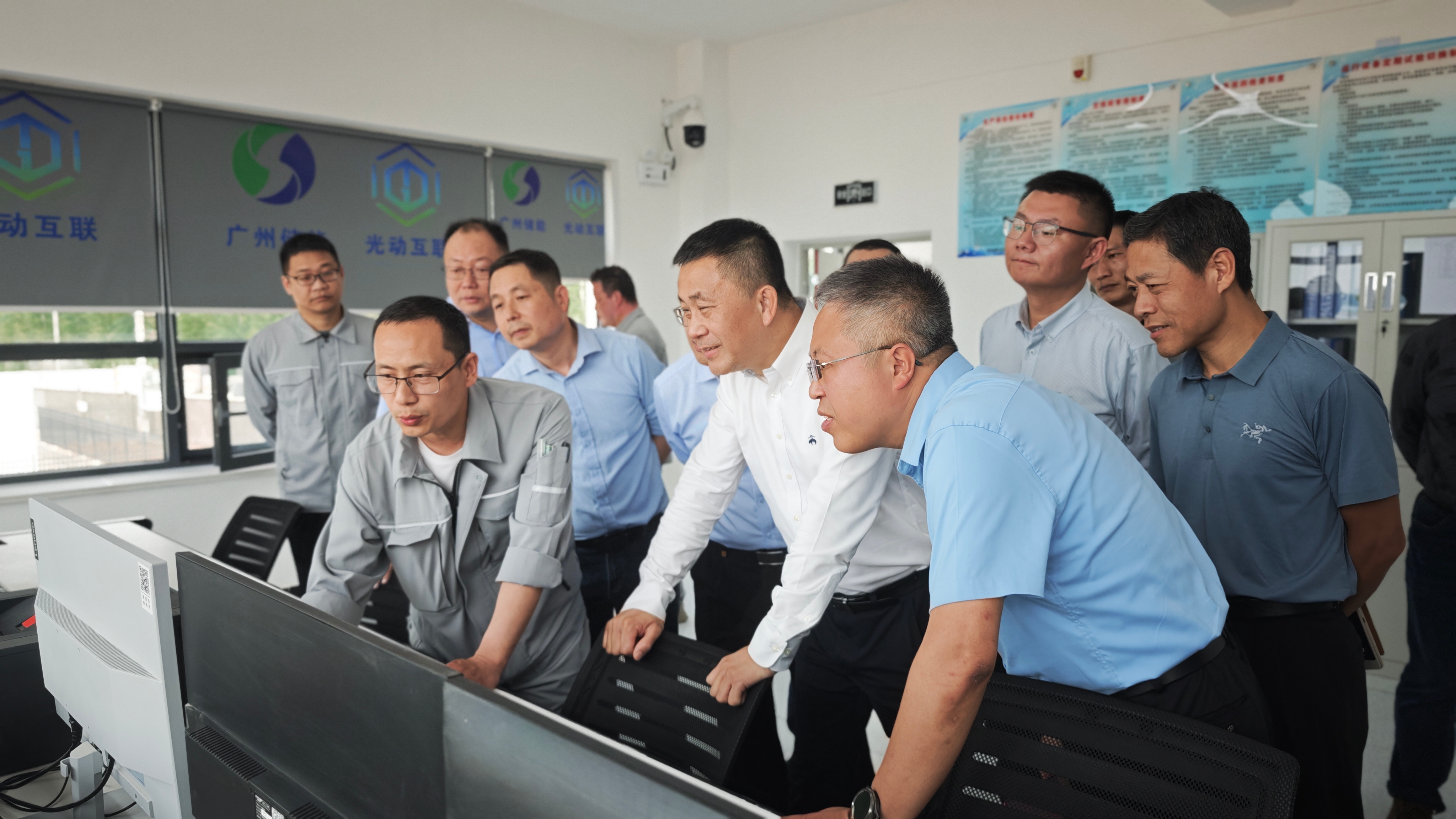 完美体育在线登录
